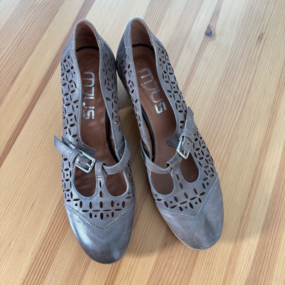 MJUS Luman Leather Laser Cut Mary Jane Shoes Block Heel 40 - Picture 2 of 11